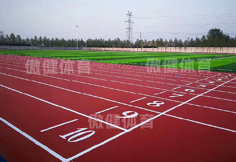 透气型塑胶跑道多少钱一平，黄山透气型塑胶跑道和混合型塑胶跑道的区别，塑胶跑道厂透气型家价格表，透气型塑胶跑道施工图片视频，透气型塑胶跑道一般做多厚，透气型塑胶跑道和复合型有什么区别，13mm透气型塑胶跑道图片，透气型塑胶跑道优缺点